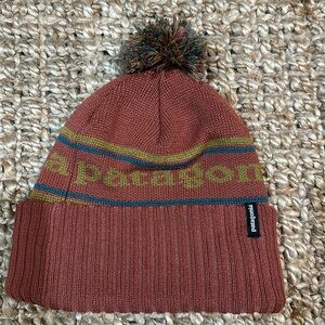 Patagonia beanie Pom muted red salmon unisex